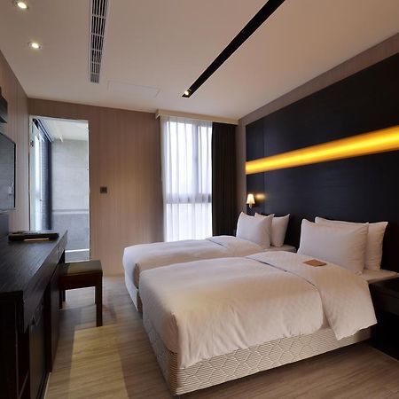 Hotel Cube Taichung Exterior foto