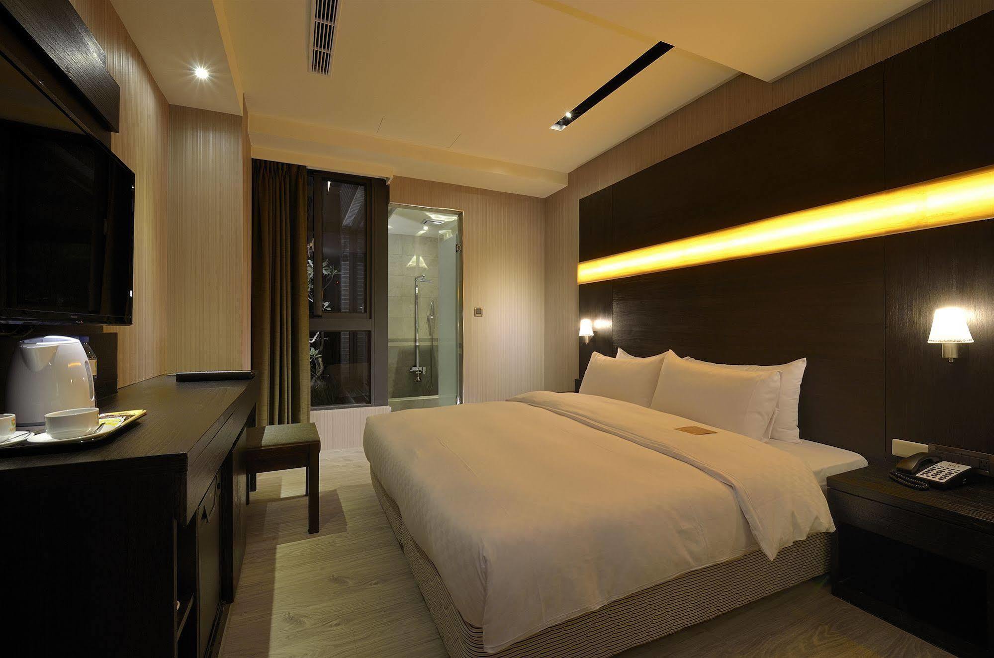 Hotel Cube Taichung Exterior foto