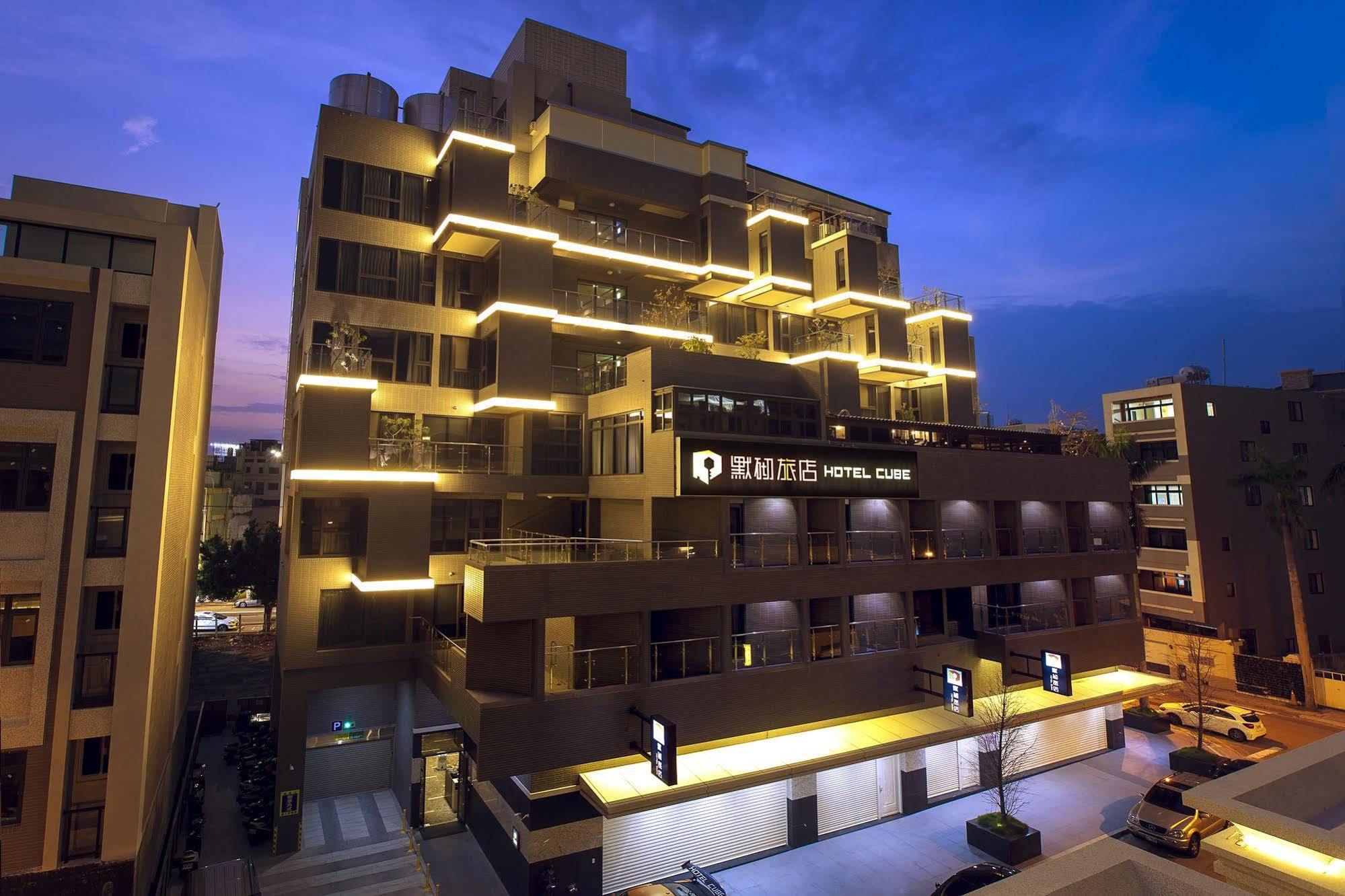 Hotel Cube Taichung Exterior foto
